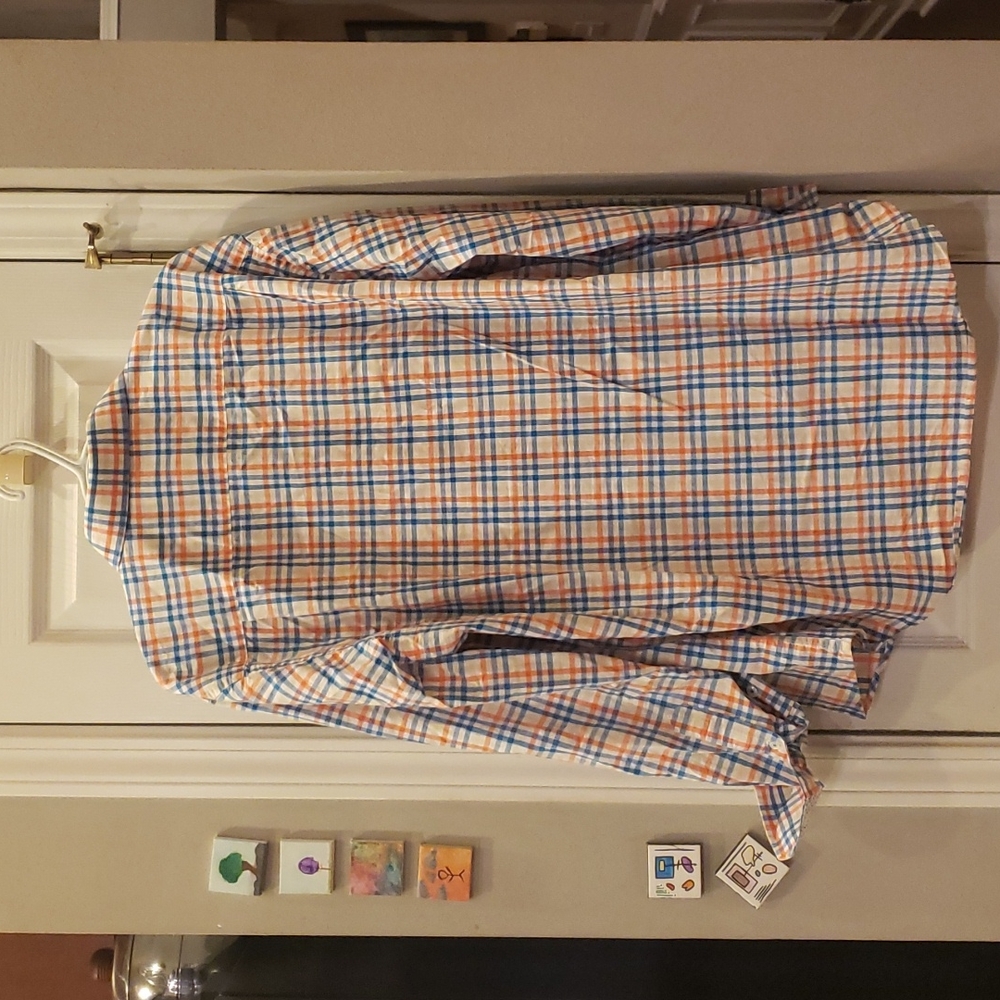 Button down - Picture 2 of 3
